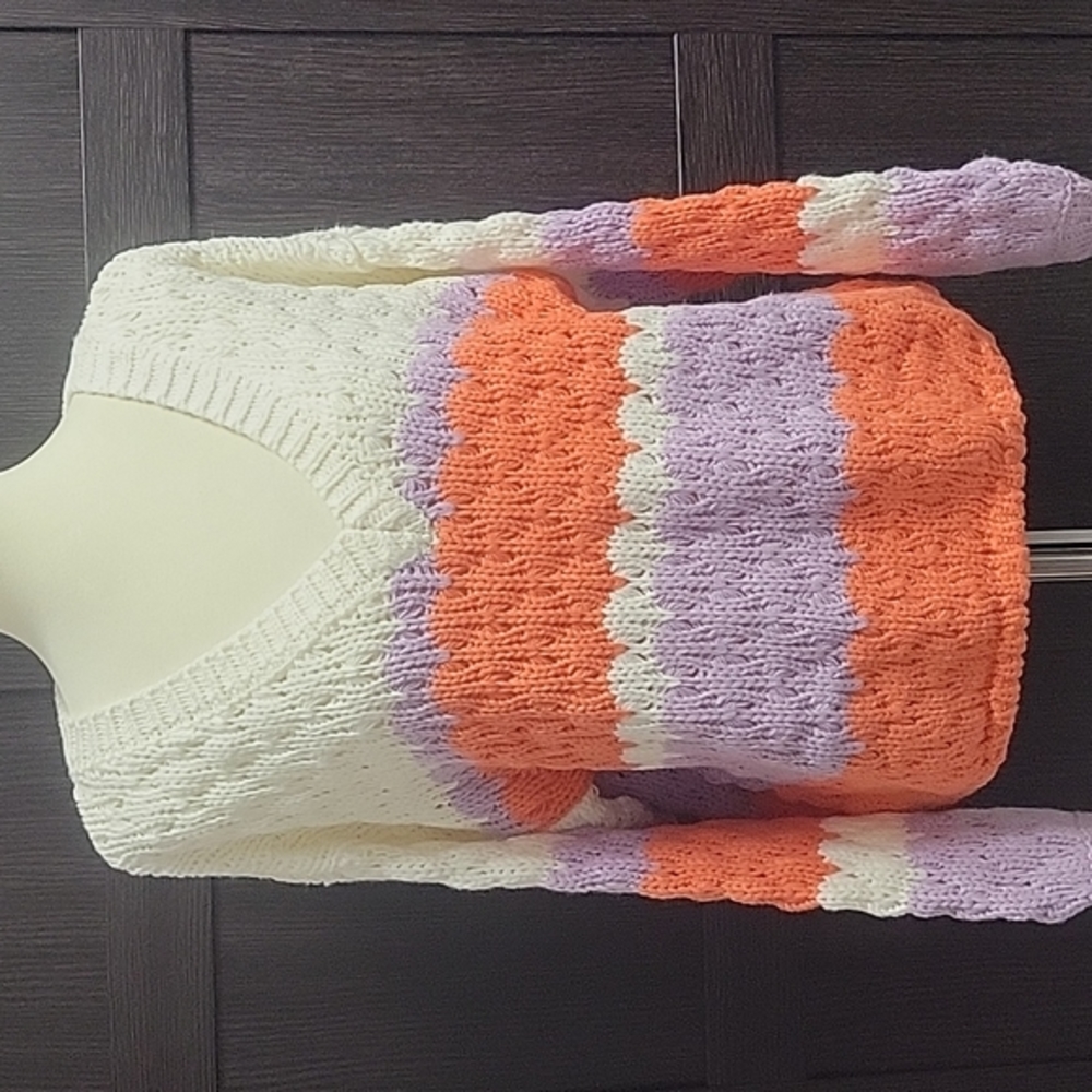 Baevely Sweater, Medium - Picture 1 of 10